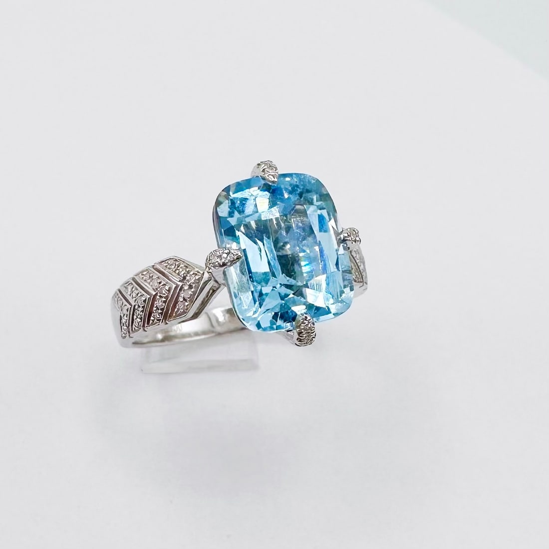 14k Gold 3.87 Ctw Natural Aquamarine & Diamond Ring - 3