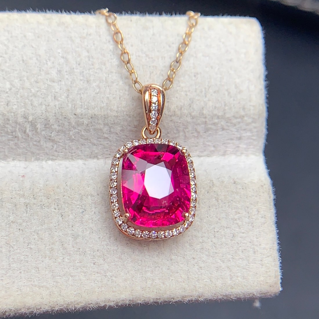 14k Gold 2.12 Ct Natural Tourmaline & Diamond Pendant( Without Chain ): Ref:231154316 // gold content:14k gold // main gemstone:tourmaline // shape:cushion // carat weight:2. 12ct // color:red // treatment:natural // // adjacent gemstone 2 : diamond // shape:round //