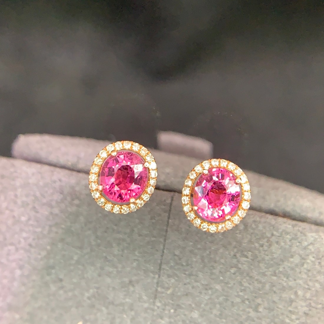 14k Gold 0.9 Ct Natural Tourmaline & Diamond Earrings: Ref:231154336 // gold content:14k gold // main gemstone:tourmaline // shape:oval // carat weight:0. 9ct // color:pink // treatment:natural // // adjacent gemstone 2 : diamond // shape:round //