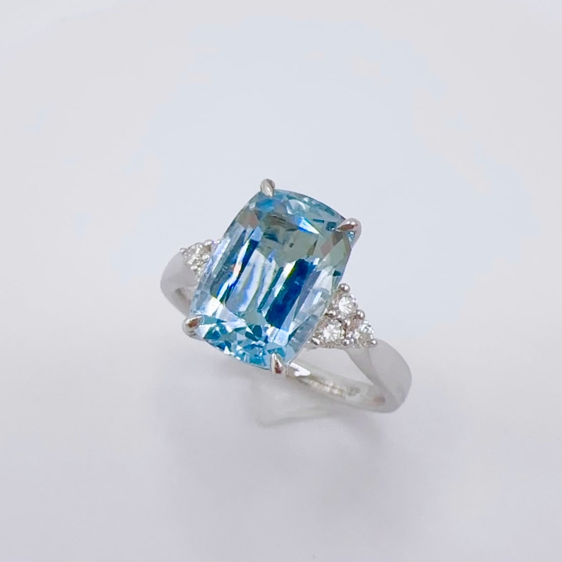 14k Gold 3.76 Ctw Natural Aquamarine & Diamond Ring - 2