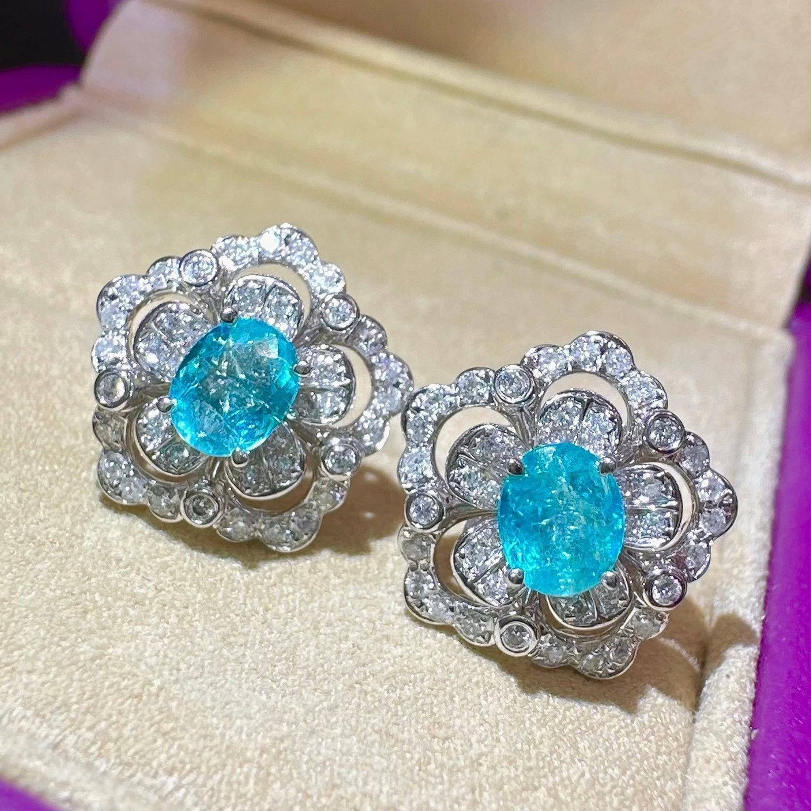 14k Gold 1.32 Ctw Natural Paraiba Tourmaline & Diamond Earrings - 4