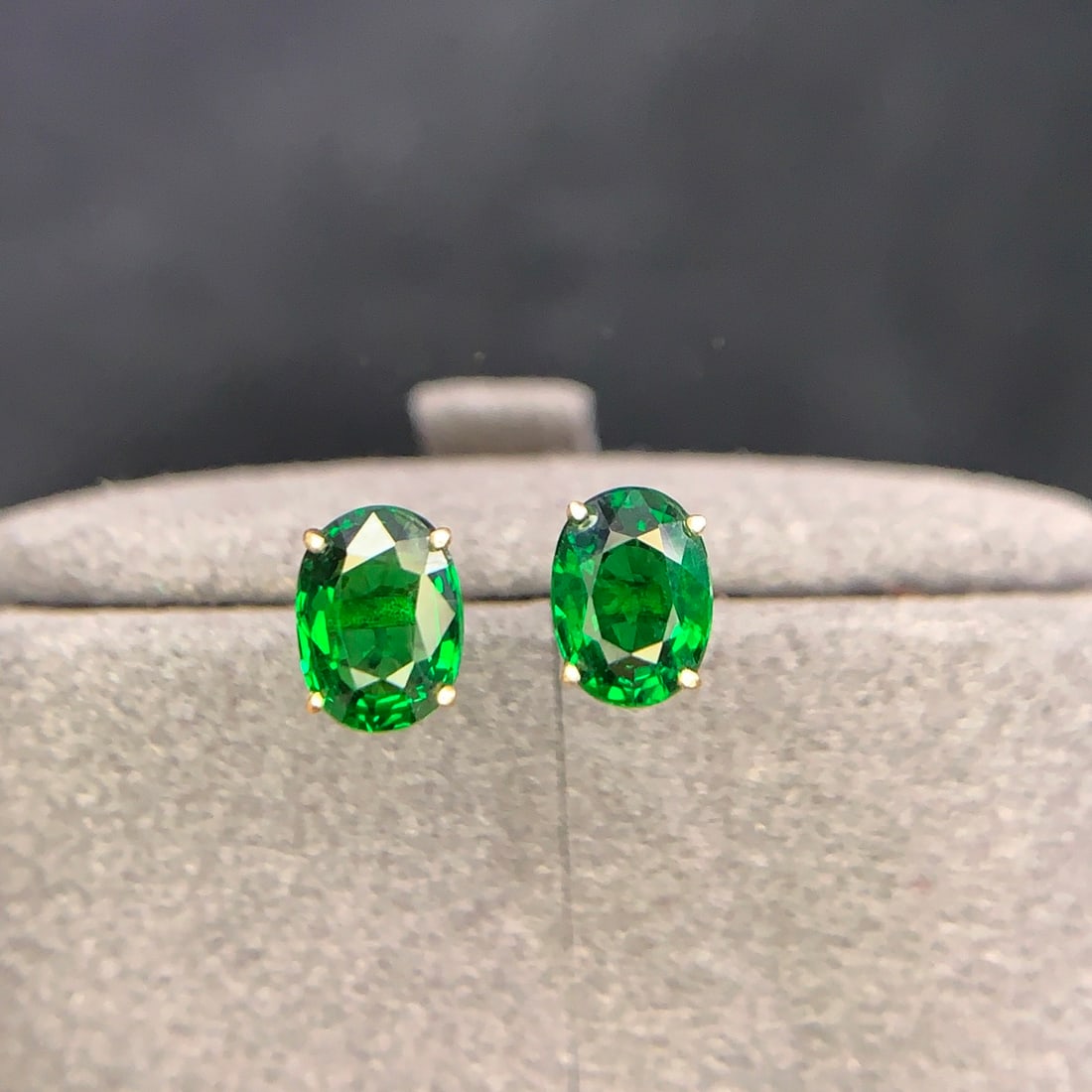 14k Gold 1.8 Ct Natural Tsavorite Earrings - 2
