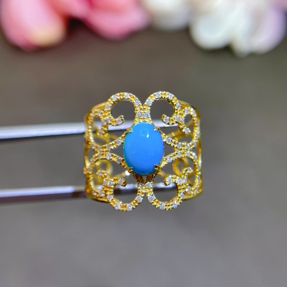 14k Gold 1.19 Ctw Natural Blue Turquoise & Diamond Ring: Ref:231154360 // gold content:14k gold // ring size:7. 25us // // main gemstone:blue turquoise // shape:oval // carat weight:0. 96ct // color:blue // treatment:natural // // adjacent gemstone 2 :