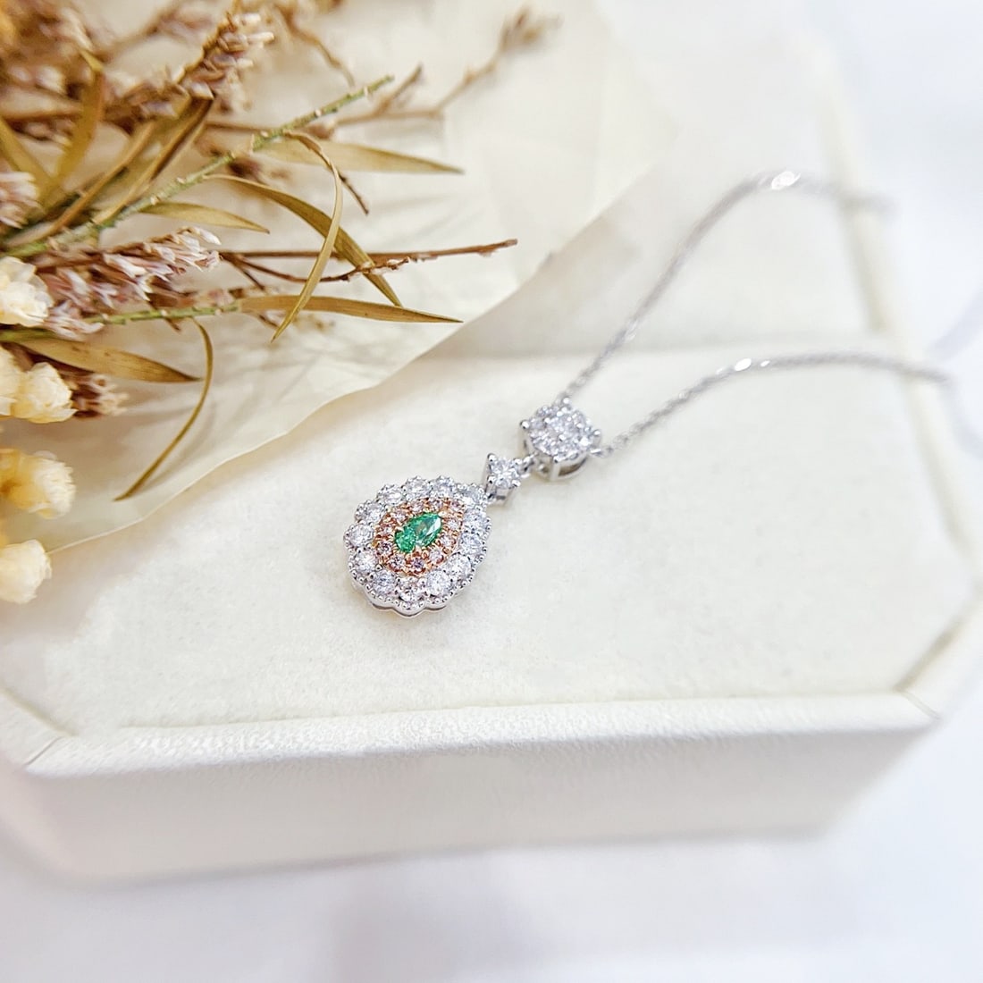 14k Gold 0.43 Ctw Natural Green Diamond & Diamond Necklace - 2