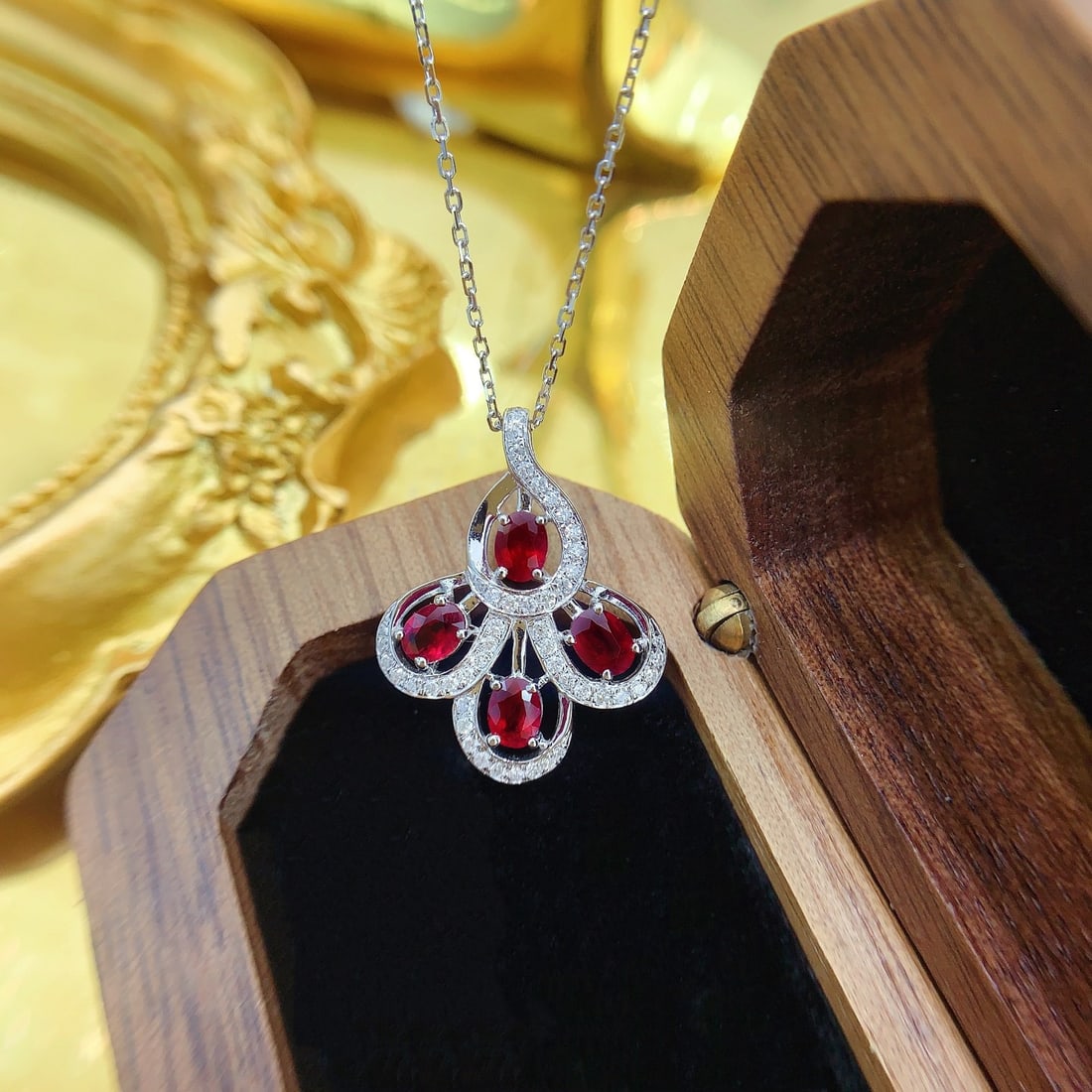 14k Gold 0.98 Ctw Vivid Red Natural Ruby & Diamond Necklace: Ref:231154368 // gold content:14k gold // main gemstone:ruby // shape:oval // carat weight:0. 84ct // color:vivid red // treatment:natural // // adjacent gemstone 2 : diamond // shape:round // carat