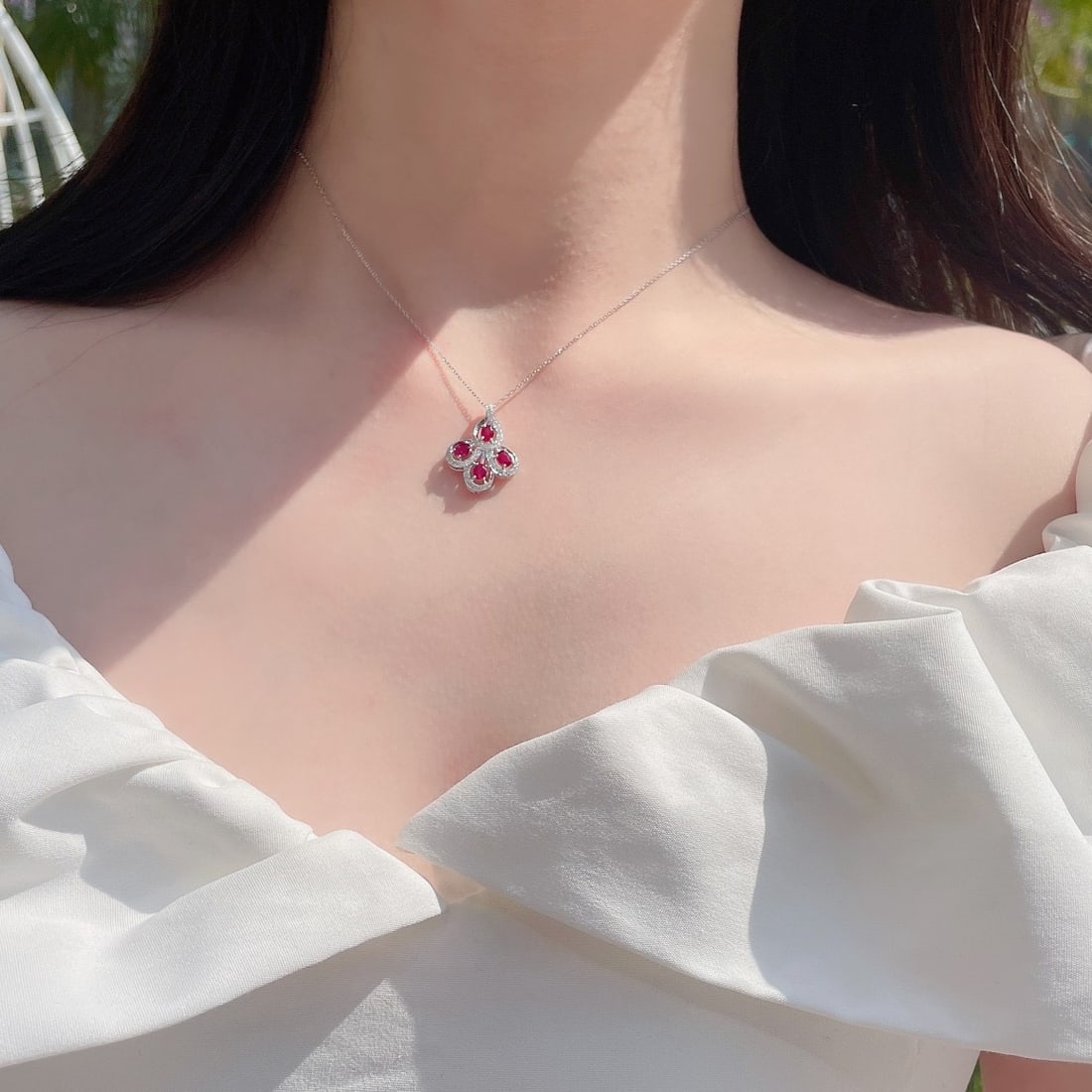 14k Gold 0.98 Ctw Vivid Red Natural Ruby & Diamond Necklace - 4