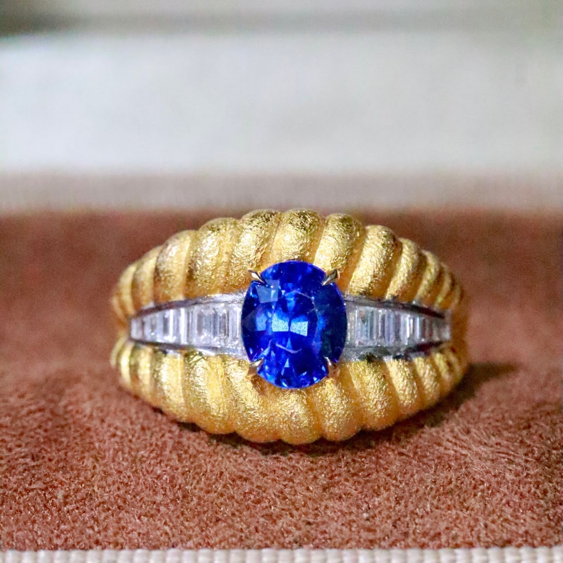 14k Gold 1.95 Ctw Natural Sapphire & Diamond Ring: Ref:231154374 // gold content:14k gold // ring size:7. 25us // // main gemstone:sapphire // shape:oval // carat weight:1. 68ct // color:blue // treatment:natural // // adjacent gemstone 2 : diamond