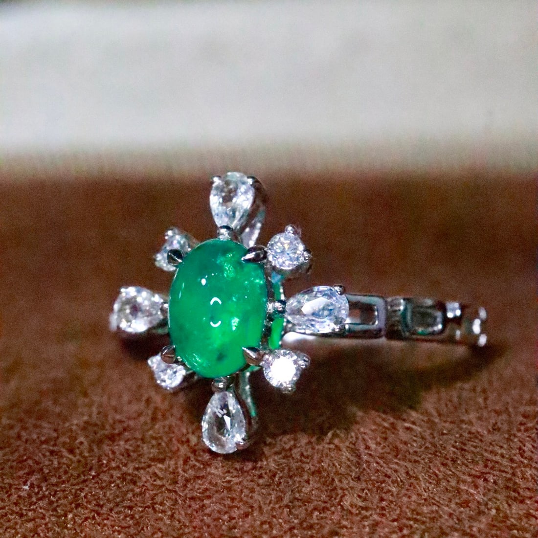 14k Gold 0.66 Ctw Natural Emerald & Diamond Ring - 2