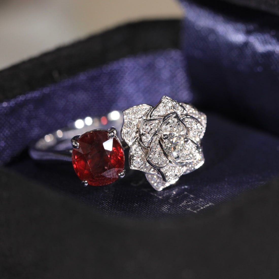 14k Gold 1.85 Ct Natural Ruby & Diamond Ring: Ref:231154384 // gold content:14k gold // ring size:7. 25us // // main gemstone:ruby // shape:oval // carat weight:1. 85ct // color:red // treatment:natural // // adjacent gemstone 2 : diamond //