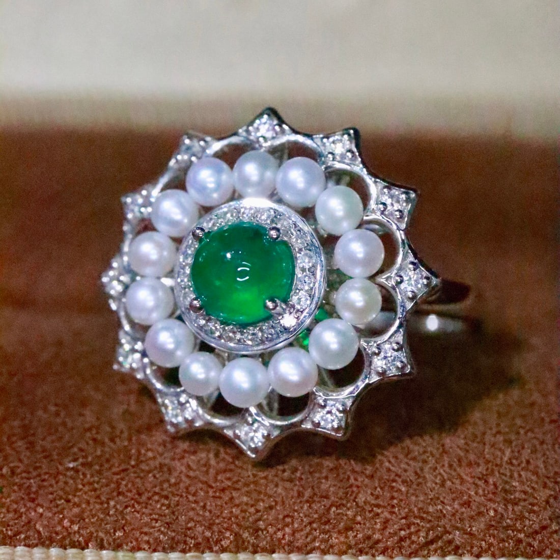 14k Gold 0.88 Ctw Natural Emerald & Diamond Ring: Ref:231154387 // gold content:14k gold // ring size:7. 25us // // main gemstone:emerald // shape:round // carat weight:0. 69ct // color:green // treatment:natural // cut grade:g // // adjacent