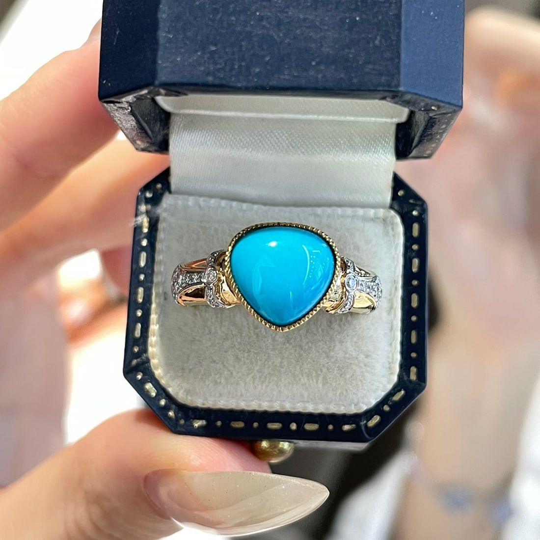 14k Gold 2.5 Ct Natural Blue Turquoise & Diamond Ring: Ref:231154421 // gold content:14k gold // ring size:7. 25us // // main gemstone:blue turquoise // shape:pear // carat weight:2. 5ct // color:blue // treatment:natural // // adjacent gemstone 2 :