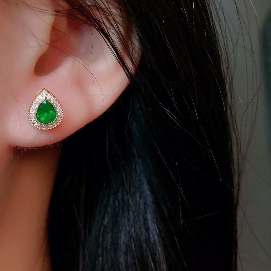 14k Gold 0.74 Ctw Natural Emerald & Diamond Earrings - 9
