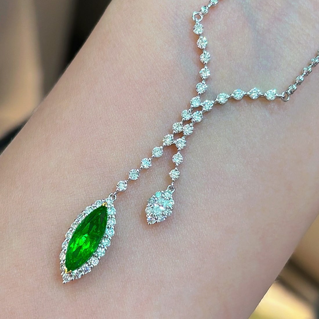 14k Gold 1.3 Ct Vivid Green Natural Emerald & Diamond Necklace: Ref:231154436 // gold content:14k gold // main gemstone:emerald // shape:marquise // carat weight:1. 3ct // color:vivid green // treatment:natural // // adjacent gemstone 2 : diamond //