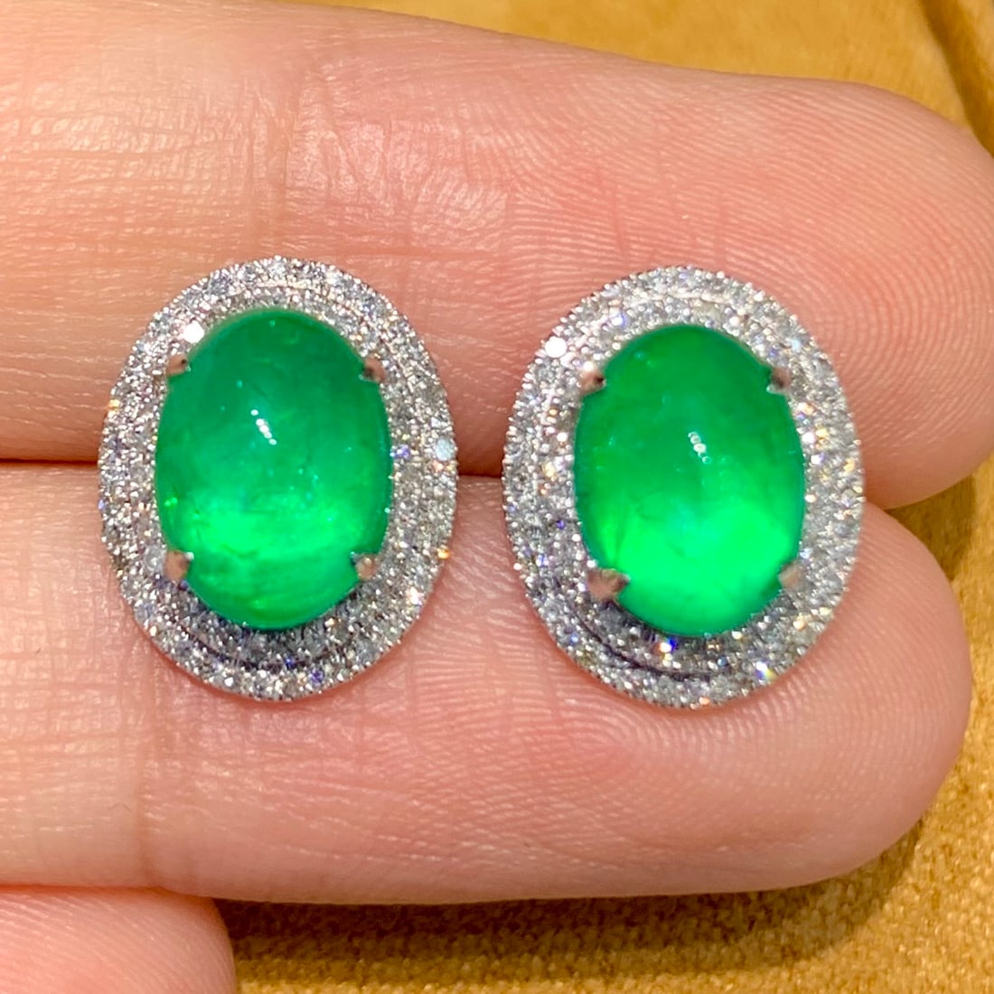 14k Gold 3.8 Ct Natural Emerald & Diamond Earrings - 5