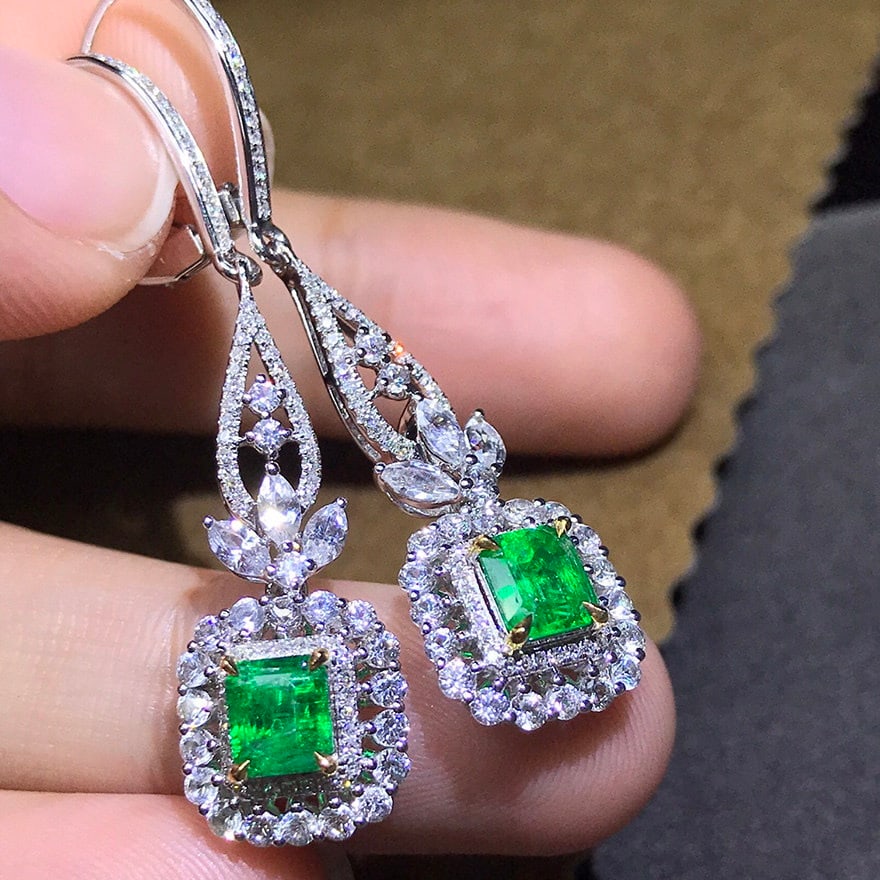 14k Gold 1.60 Ctw Natural Emerald & Diamond Earrings - 4