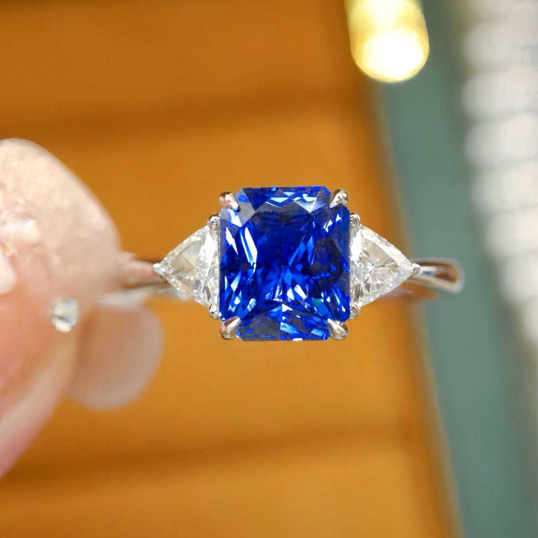 14k Gold 1.80 Ctw Vivid Blue Natural Sapphire & Diamond Ring: Ref:231161083 // gold content:14k gold // ring size:7. 25us // // main gemstone:sapphire // shape:octagonal // carat weight:1. 61ct // color:vivid blue // treatment:natural // // adjacent gemstone 2