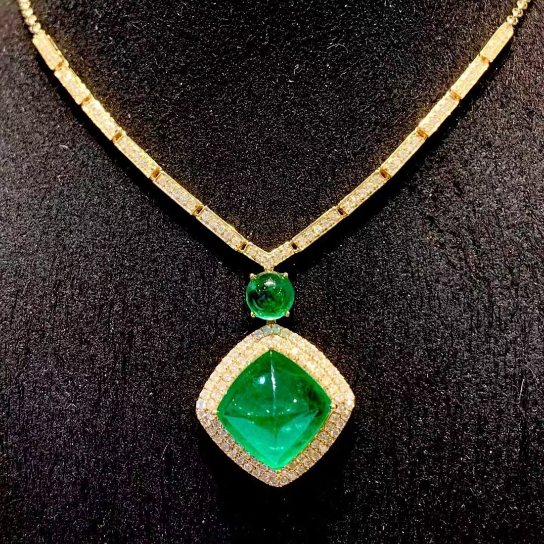14k Gold 6.8 Ct Natural Emerald & Diamond Necklace - 4