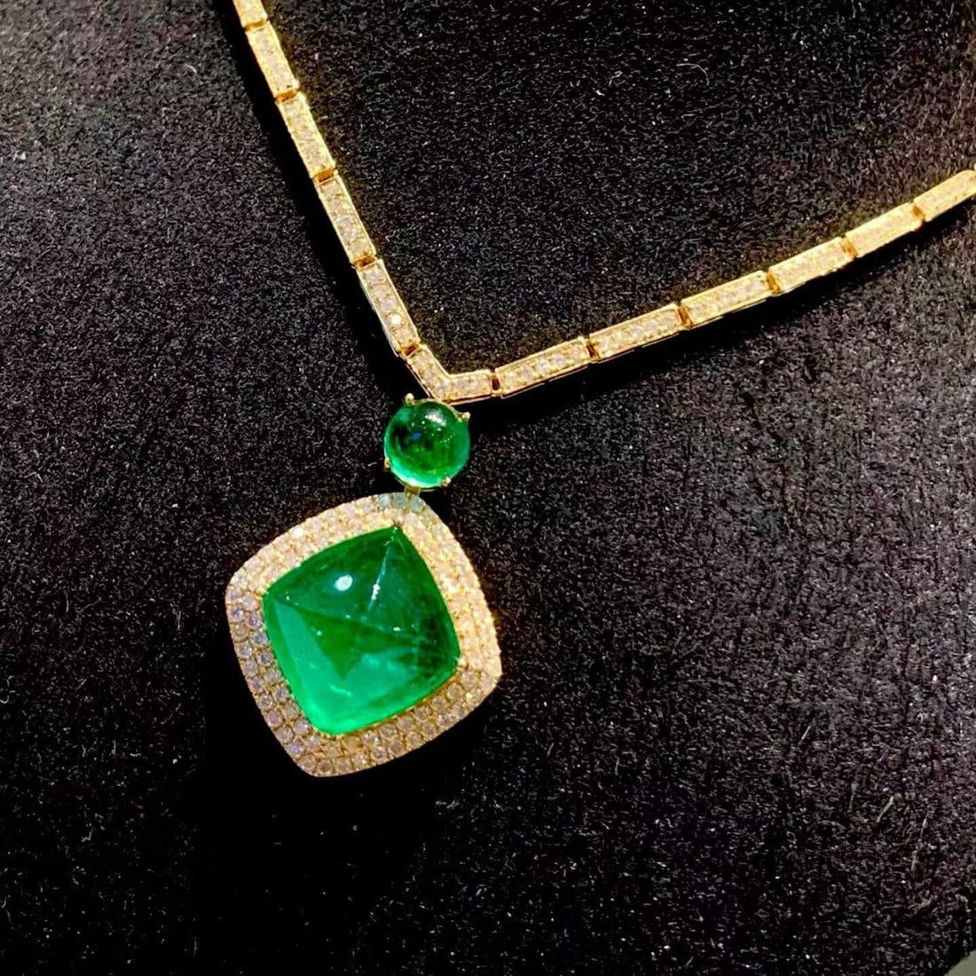 14k Gold 6.8 Ct Natural Emerald & Diamond Necklace - 5