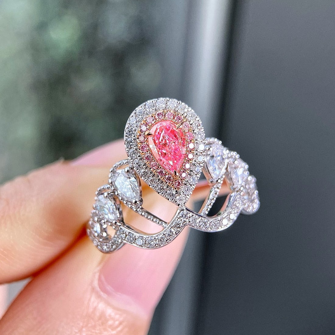 Gia Certified 14k Gold 0.96 Ctw Natural Pink Diamond & Diamond Ring: Ref:231161097 // gold content:14k gold // ring size:7. 25us // // main gemstone:pink diamond // certified:gia // shape:pear // carat weight:0. 3ct // clarity grade:si2 // color:pink // treatment:natur