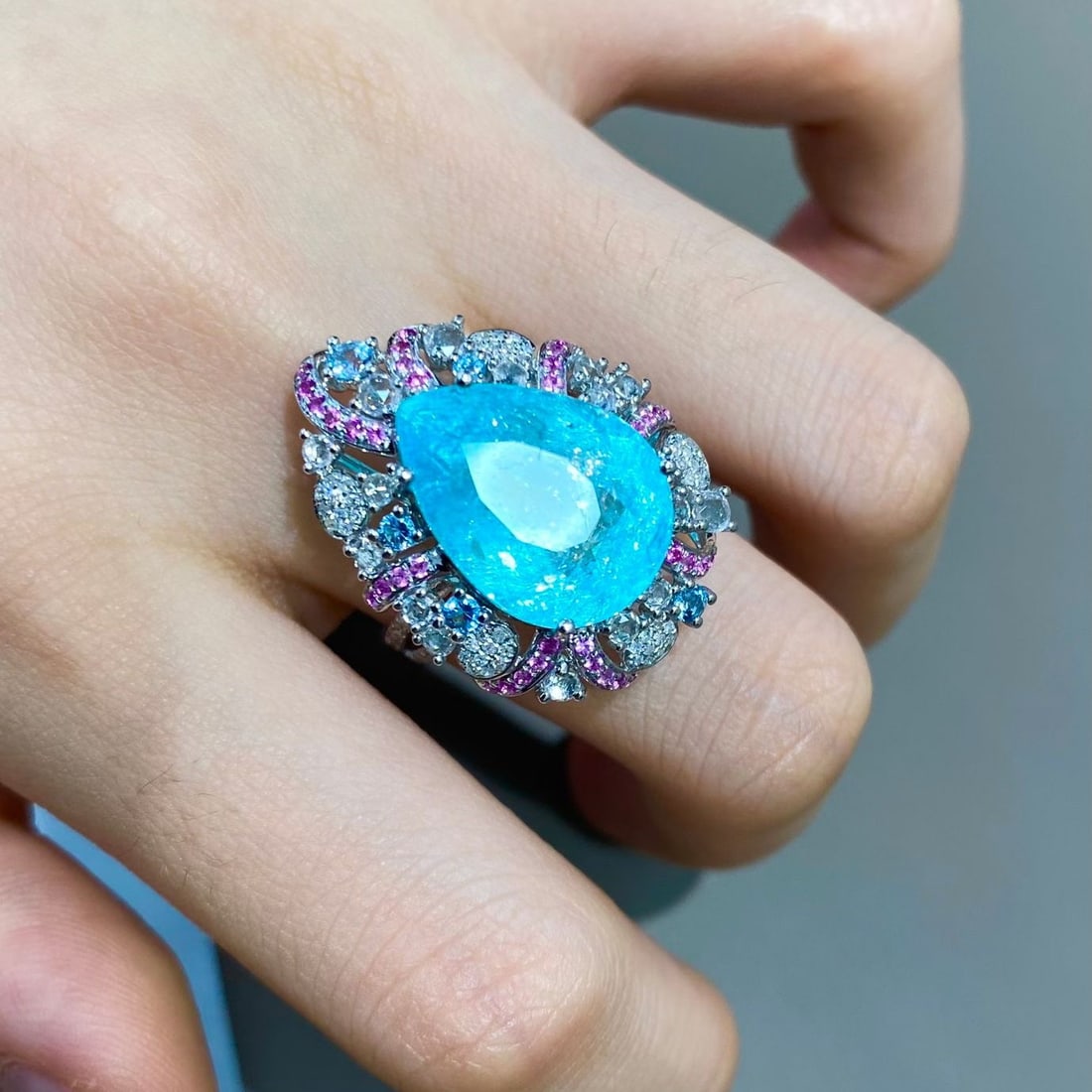 14k Gold 11 Ct Natural Paraiba Tourmaline & Diamond Ring - 3