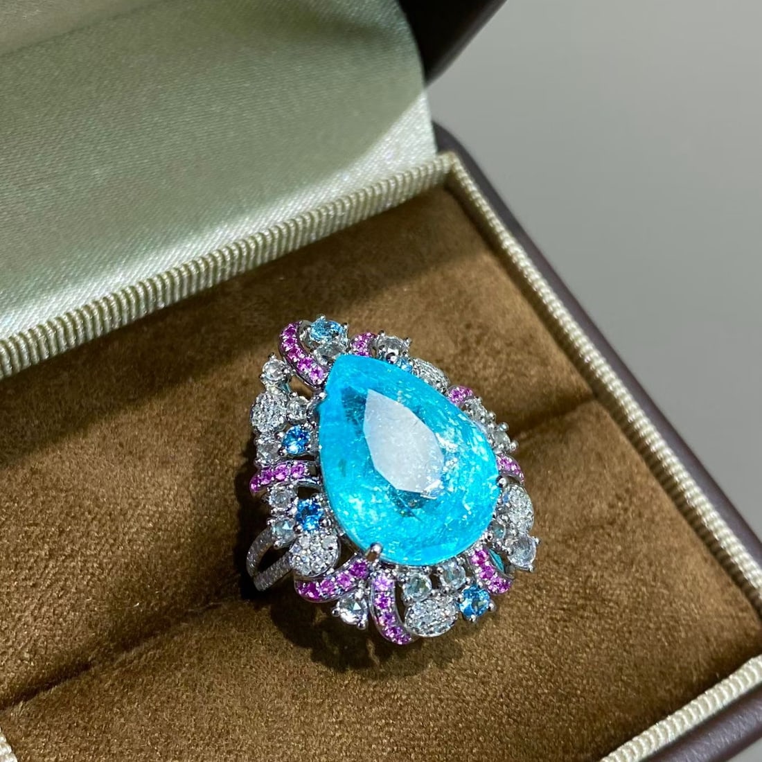 14k Gold 11 Ct Natural Paraiba Tourmaline & Diamond Ring - 4