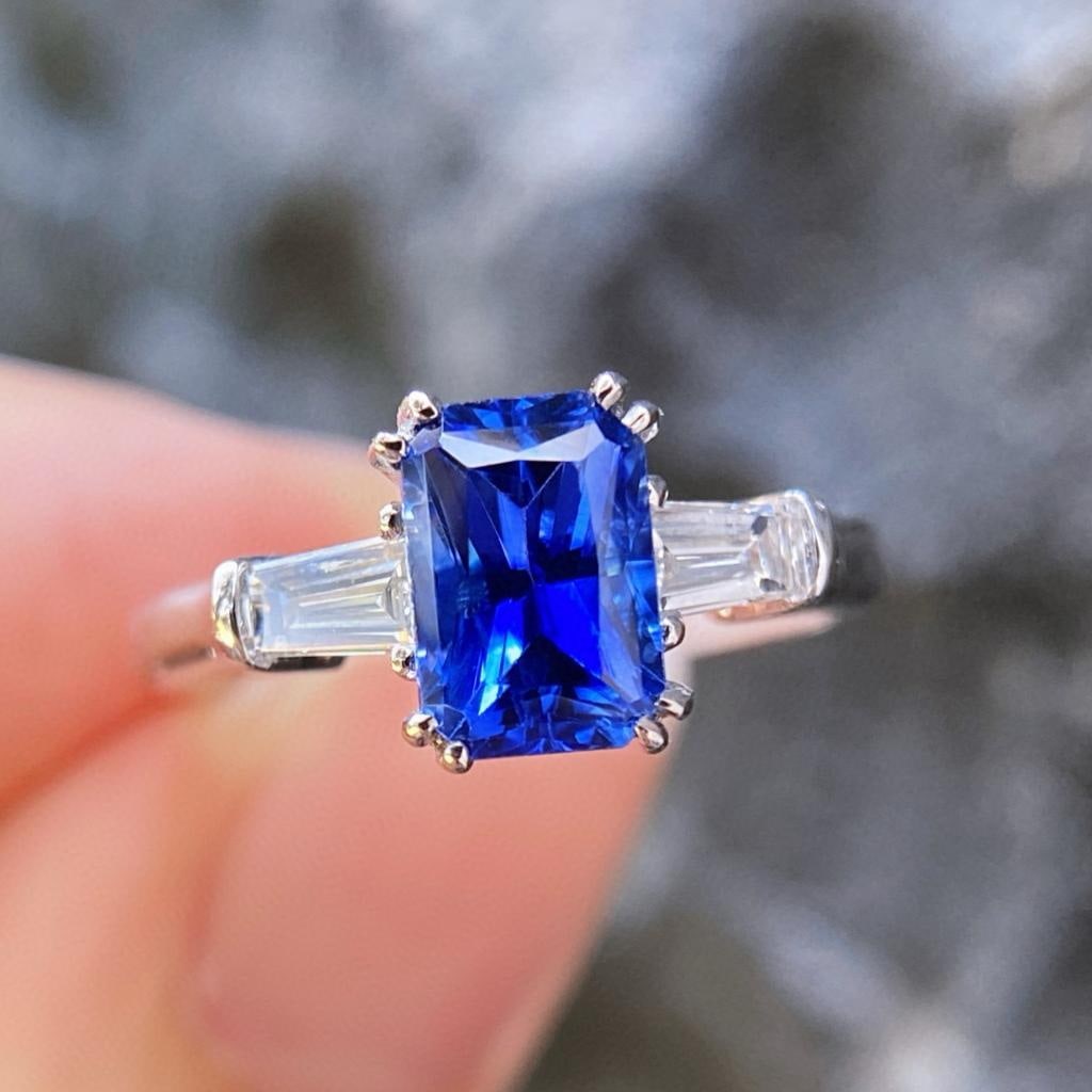 14k Gold 2.04 Ctw Natural Sapphire & Diamond Ring: Ref:231161134 // gold content:14k gold // ring size:7. 25us // // main gemstone:sapphire // shape:octagonal // carat weight:1. 58ct // color:royal blue // treatment:natural // // adjacent gemstone 2 :
