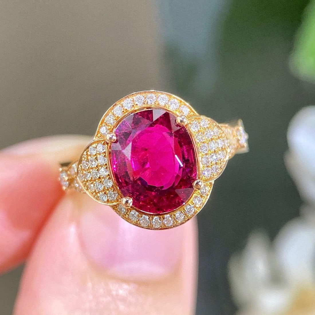 14k Gold 2.91 Ctw Natural Tourmaline & Diamond Ring: Ref:231161161 // gold content:14k gold // ring size:7. 25us // // main gemstone:tourmaline // shape:oval // carat weight:2. 58ct // color:red // treatment:natural // // adjacent gemstone 2 : diamond