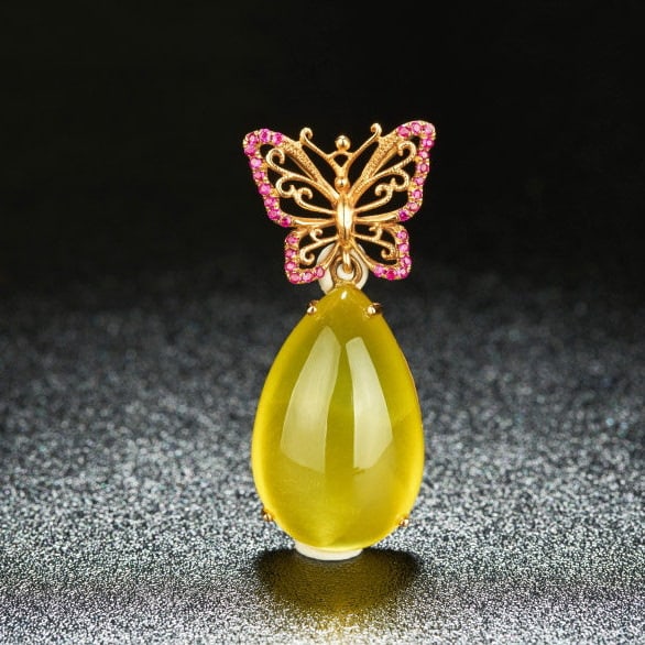 14k Gold 28.7 Ct Natural Prehnite & Ruby Pendant( Without Chain ): Ref:231161164 // gold content:14k gold // main gemstone:prehnite // shape:pear // carat weight:28. 7ct // color:yellow // treatment:natural // // adjacent gemstone 2 : ruby // shape:round //