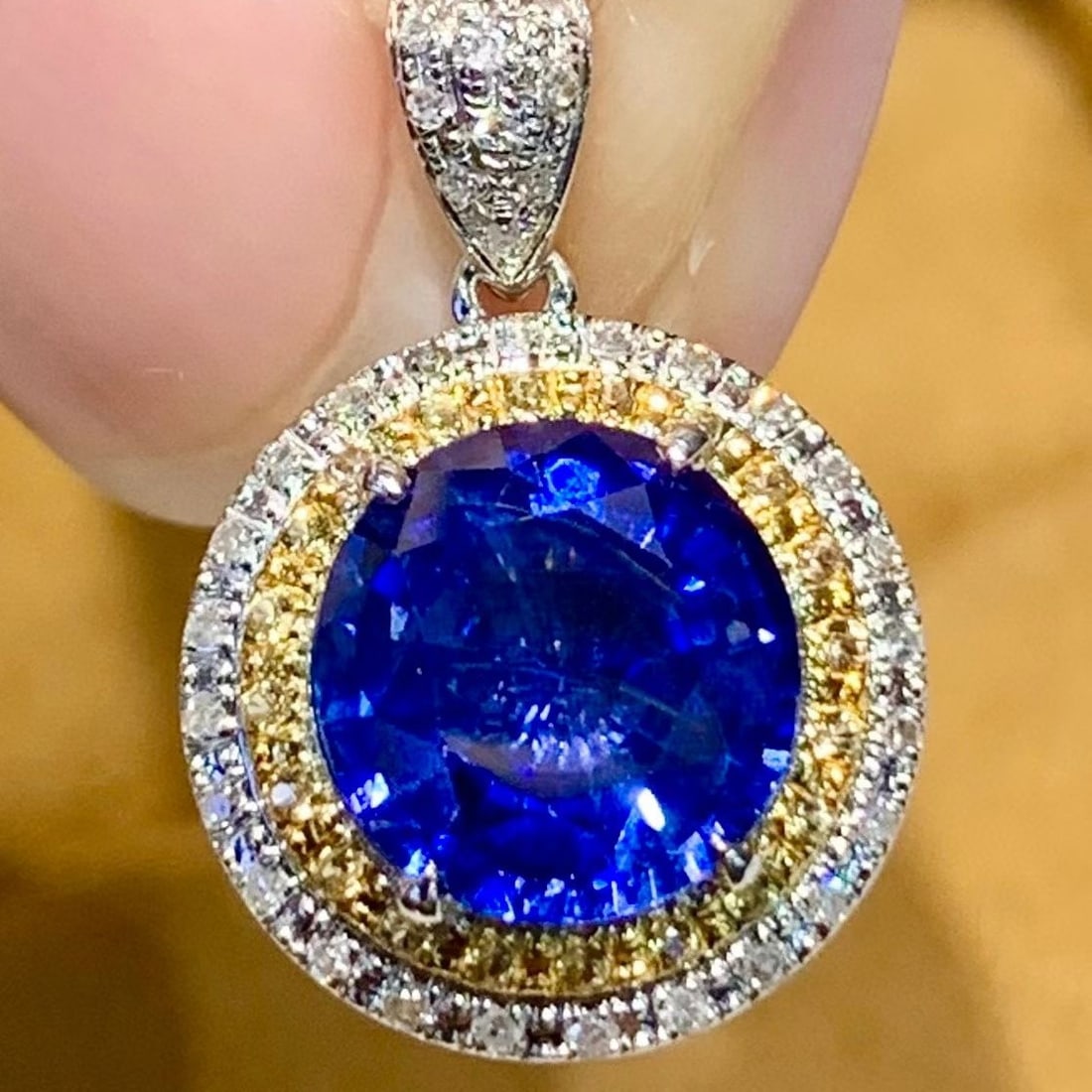 14k Gold 2.2 Ct Natural Sapphire & Diamond Pendant( Without Chain ): Ref:231161177 // gold content:14k gold // main gemstone:sapphire // shape:oval // carat weight:2. 2ct // color:blue // treatment:natural // // adjacent gemstone 2 : diamond // shape:round // clarity