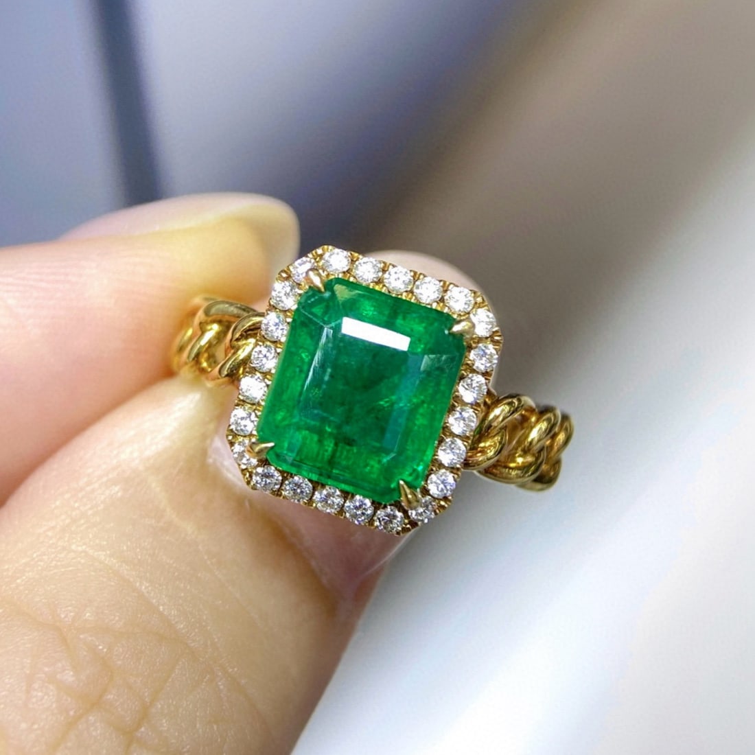 14k Gold 2.99 Ctw Vivid Green Natural Emerald & Diamond Ring: Ref:231161226 // gold content:14k gold // ring size:7. 25us // // main gemstone:emerald // shape:octagonal // carat weight:2. 78ct // color:vivid green // treatment:natural // // adjacent gemstone 2 :