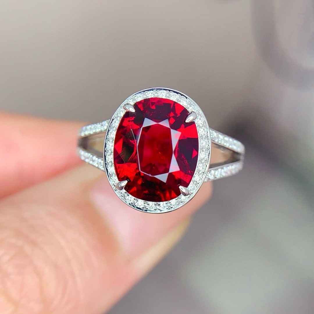 14k Gold 3 Ct Natural Tourmaline & Diamond Ring: Ref:231161257 // gold content:14k gold // ring size:7. 25us // // main gemstone:tourmaline // shape:oval // carat weight:3ct // color:red // treatment:natural // // adjacent gemstone 2 : diamond //