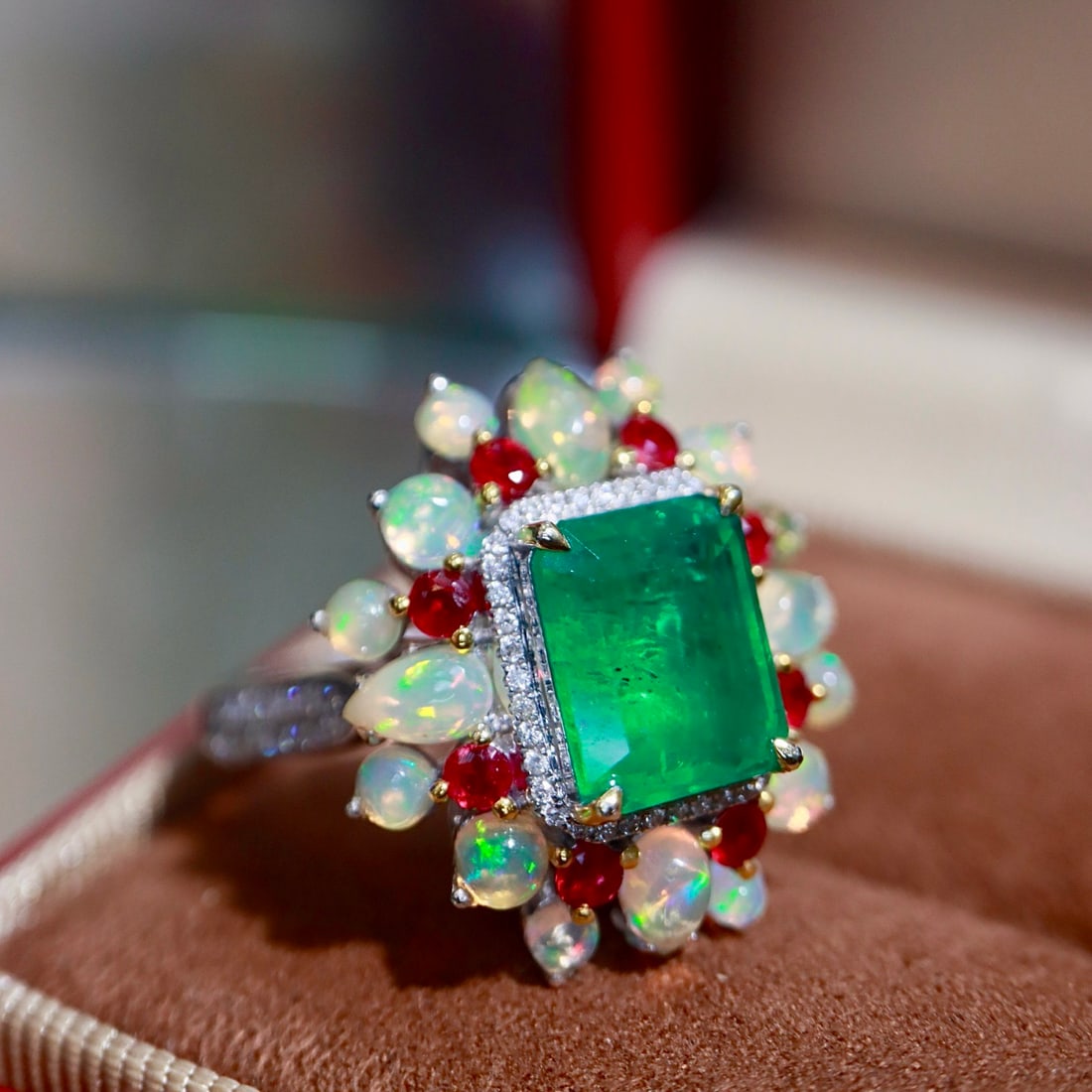 14k Gold 2.73 Ctw Natural Emerald & Diamond Ring - 6