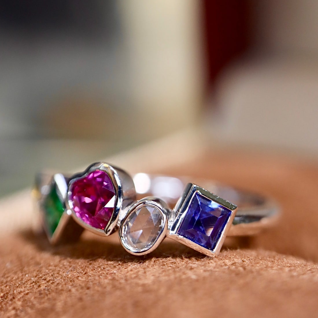14k Gold 1.07 Ctw Natural Sapphire & Ruby & Emerald & Diamond Ring - 7