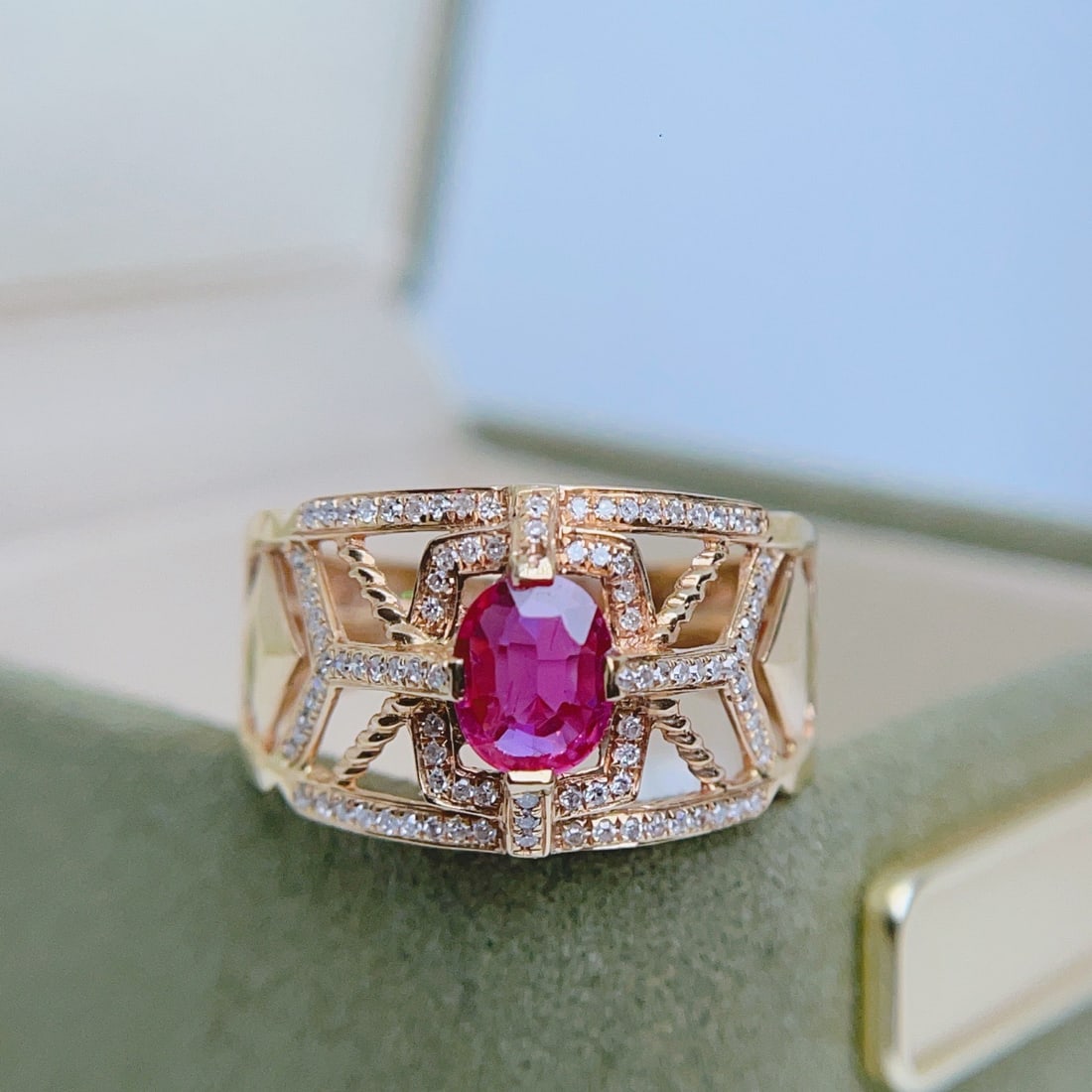 14k Gold 0.6 Ct Natural Ruby & Diamond Ring: Ref:231162050 // gold content:14k gold // ring size:7. 25us // // main gemstone:ruby // shape:oval // carat weight:0. 6ct // color:red // treatment:natural // // adjacent gemstone 2 : diamond //