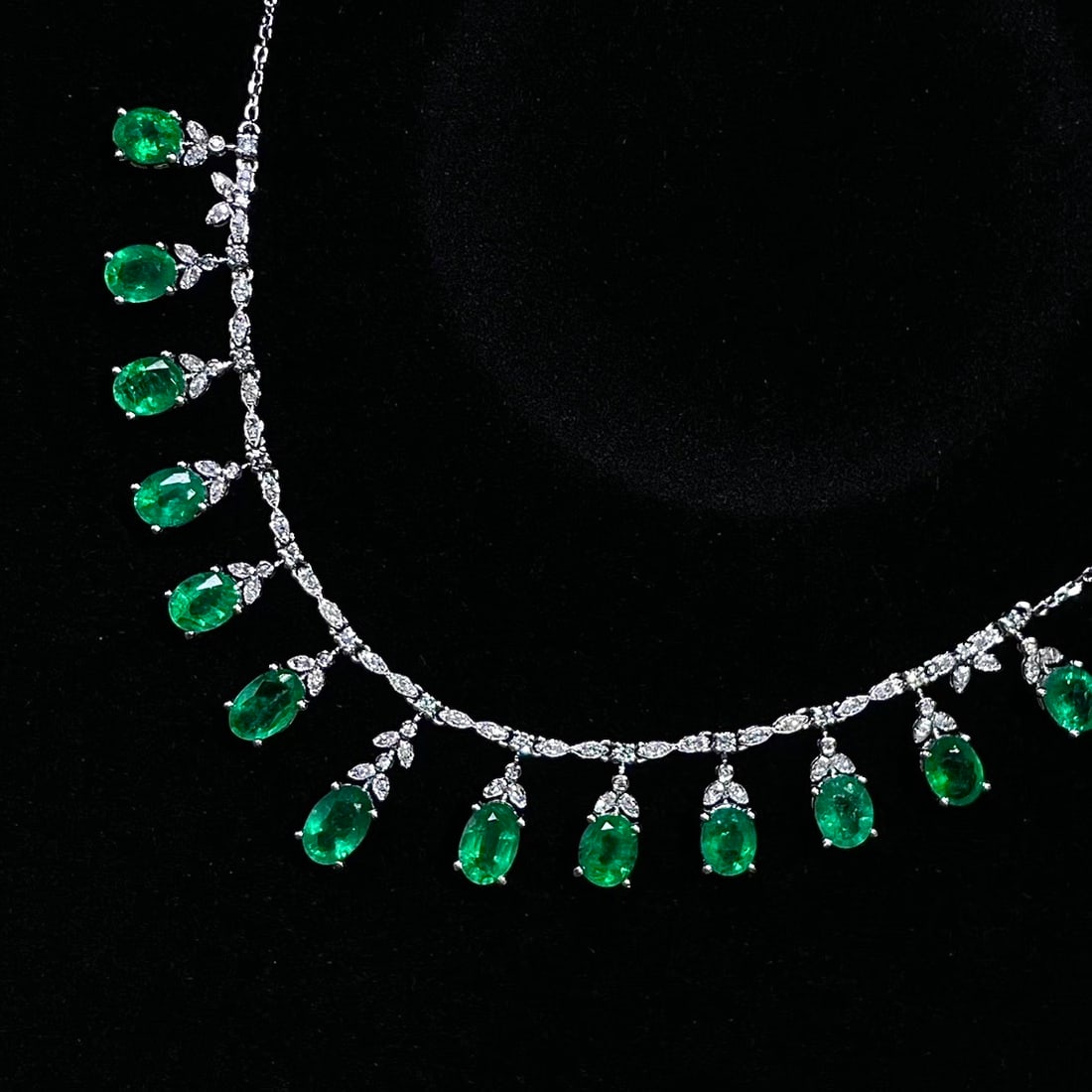 14k Gold 4.6 Ct Natural Emerald & Diamond Necklace - 2