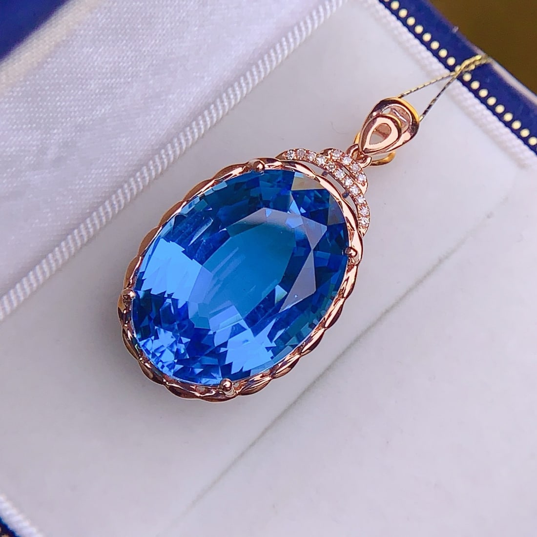 14k Gold 22.64 Ctw Natural Topaz & Diamond Pendant( Without Chain ) - 4