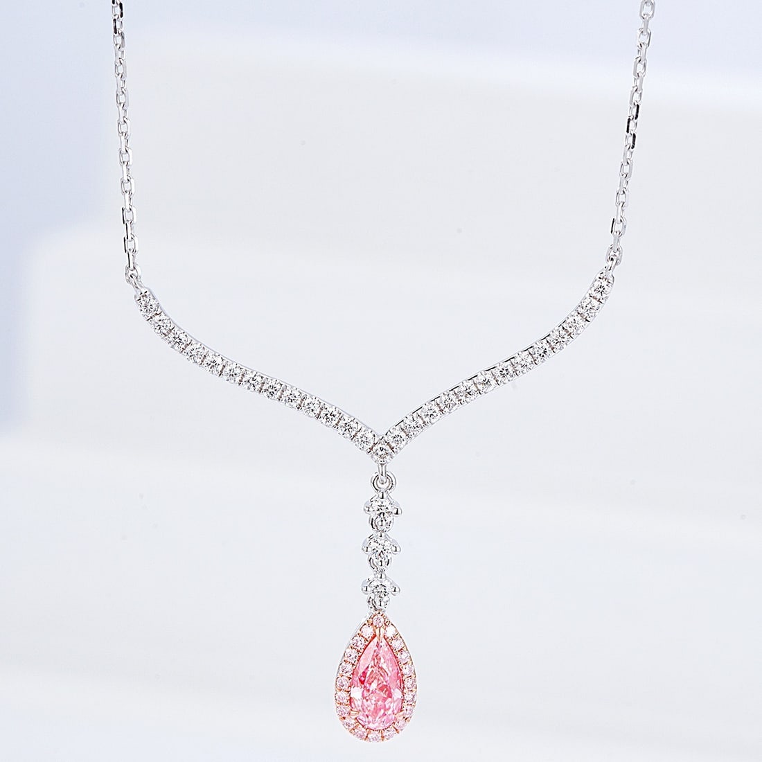 14k Gold 0.8 Ctw Natural Pink Diamond & Diamond Necklace: Ref:231162070 // gold content:14k gold // main gemstone:pink diamond // shape:pear // carat weight:0. 4ct // color:pink // treatment:natural // // adjacent gemstone 2 : diamond // shape:round //