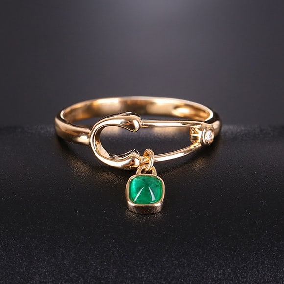 14k Gold 0.22 Ctw Natural Emerald & Diamond Ring: Ref:231162091 // gold content:14k gold // ring size:7. 25us // // main gemstone:emerald // shape:sugar-loaf // carat weight:0. 2ct // color:green // treatment:natural // // adjacent gemstone 2 :