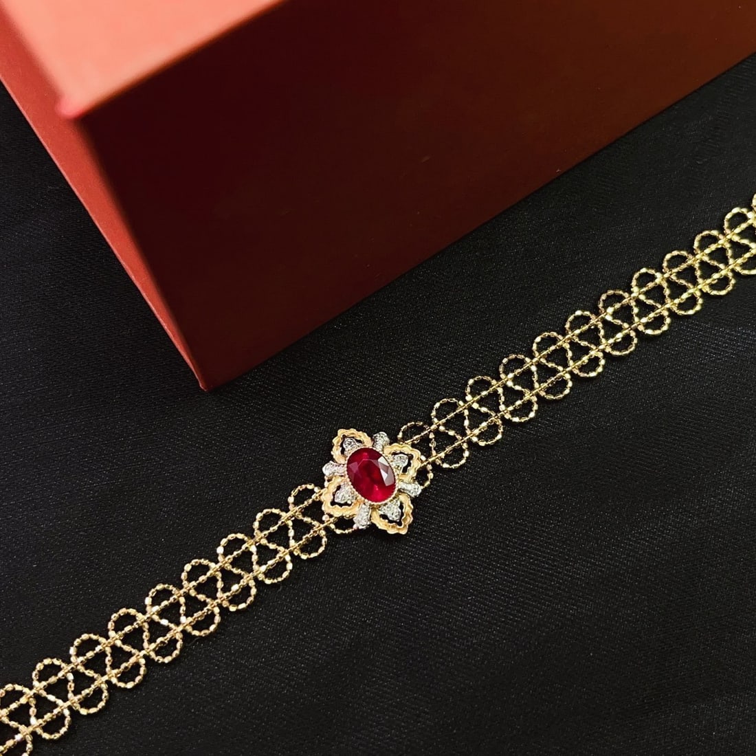 14k Gold 1.15 Ct Vivid Red Natural Ruby & Diamond Bracelet: Ref:231162095 // gold content:14k gold // main gemstone:ruby // shape:oval // carat weight:1. 15ct // color:vivid red // treatment:natural // // adjacent gemstone 2 : diamond // number of stones:40