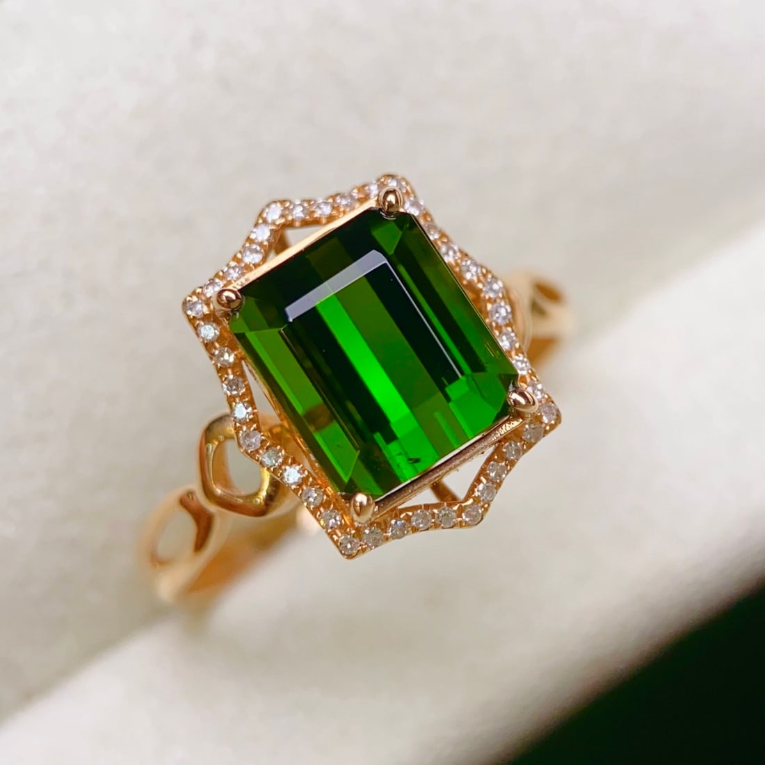 14k Gold 3.42 Ctw Natural Tourmaline & Diamond Ring: Ref:231162098 // gold content:14k gold // ring size:7. 25us // // main gemstone:tourmaline // shape:octagonal // carat weight:3. 3ct // color:green // treatment:natural // // adjacent gemstone 2 :