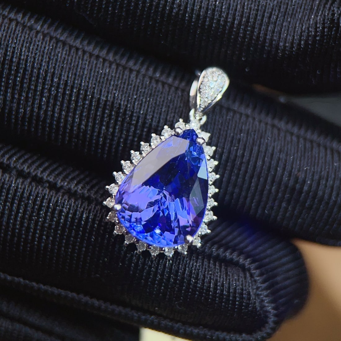 14k Gold 5.74 Ctw Natural Tanzanite & Diamond Pendant( Without Chain ) - 3