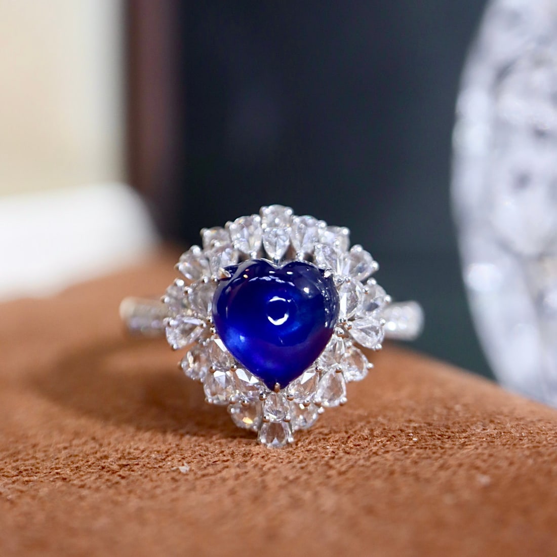 14k Gold 2.45 Ctw Natural Sapphire & Diamond Ring: Ref:231162105 // gold content:14k gold // ring size:7. 25us // // main gemstone:sapphire // shape:heart // carat weight:1. 90ct // color:blue // treatment:natural // // adjacent gemstone 2 : diamond