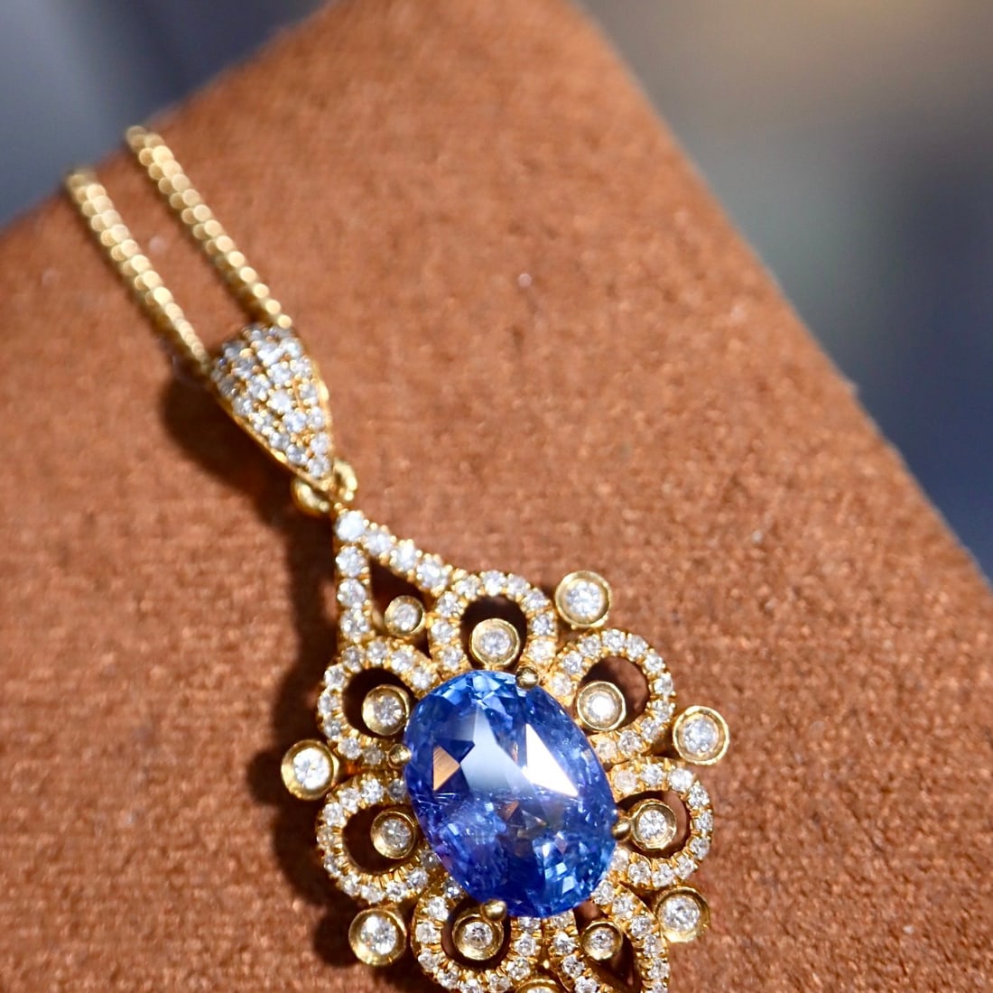 14k Gold 2.98 Ctw Natural Sapphire & Diamond Pendant( Without Chain ): Ref:231162126 // gold content:14k gold // main gemstone:sapphire // shape:oval // carat weight:2. 65ct // color:blue // treatment:natural // // adjacent gemstone 2 : diamond // shape:multiple // carat