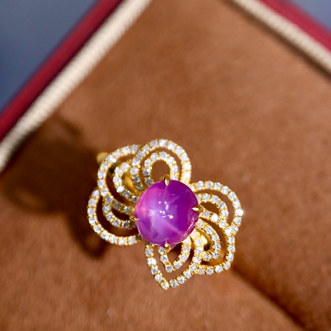14k Gold 2.36 Ctw Natural Star Sapphire & Diamond Ring: Ref:231162158 // gold content:14k gold // ring size:7. 25us // // main gemstone:star sapphire // shape:oval // carat weight:2. 04ct // color:purple // treatment:natural // // adjacent gemstone 2 :