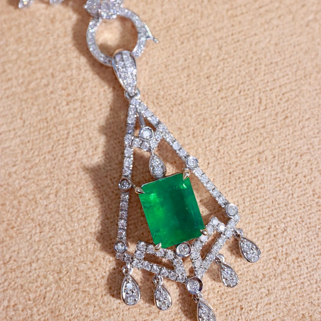 14k Gold 4.52 Ctw Vivid Green Natural Emerald & Diamond Pendant( Without Chain ) - 8