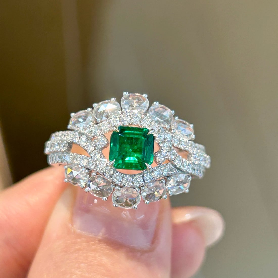 14k Gold 1.81 Ctw Vivid Green Natural Emerald & Diamond Ring: Ref:231162203 // gold content:14k gold // ring size:7. 25us // // main gemstone:emerald // shape:octagonal // carat weight:0. 72ct // color:vivid green // treatment:natural // // adjacent gemstone 2 :