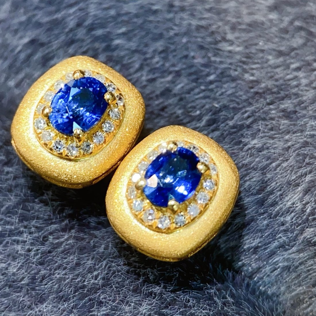 14k Gold 0.55 Ct Natural Sapphire & Diamond Earrings - 2