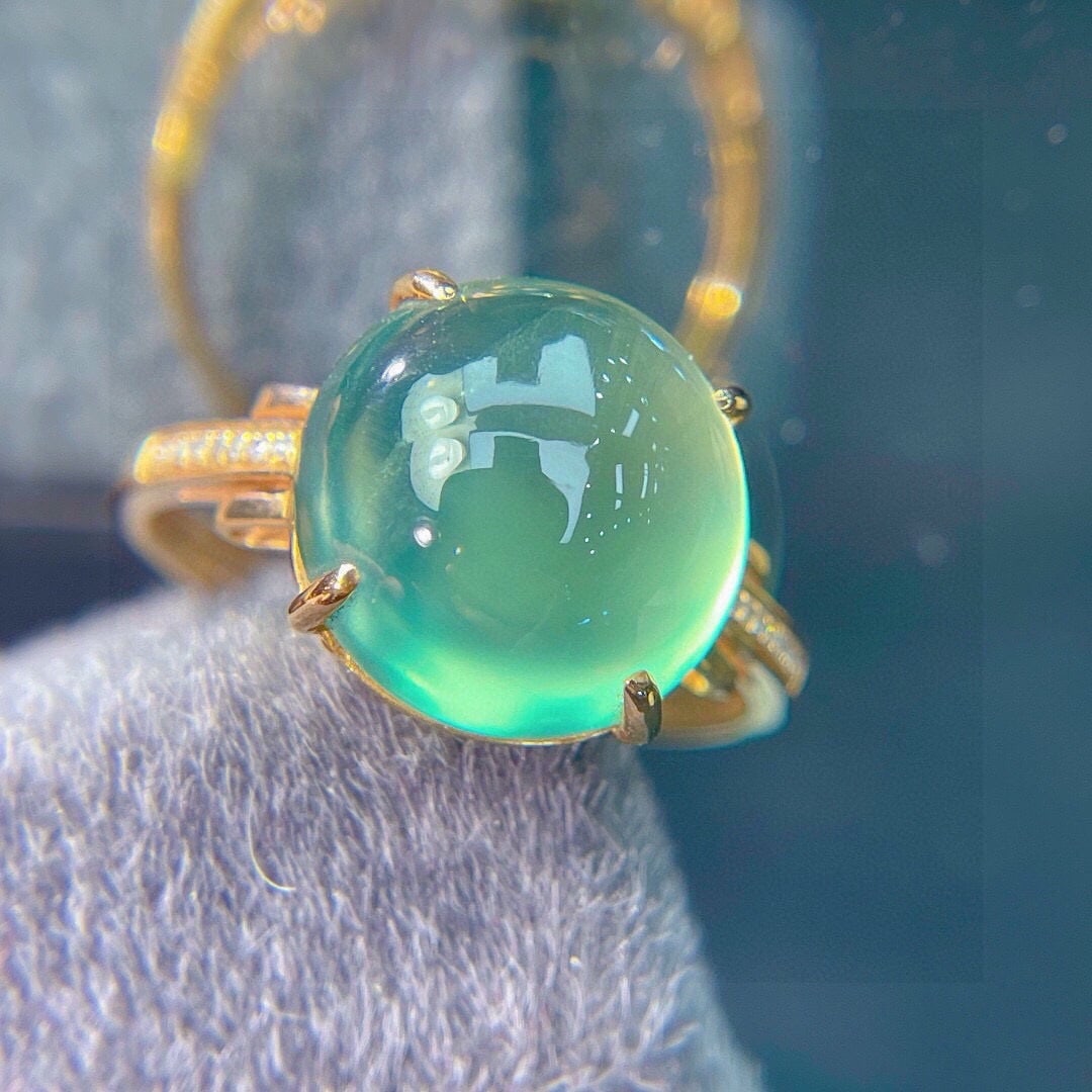 14k Gold 8.2 Ct Natural Prehnite & Diamond Ring: Ref:231162215 // gold content:14k gold // ring size:7. 25us // // main gemstone:prehnite // shape:round // carat weight:8. 2ct // color:green // treatment:natural // cut grade:g // // adjacent