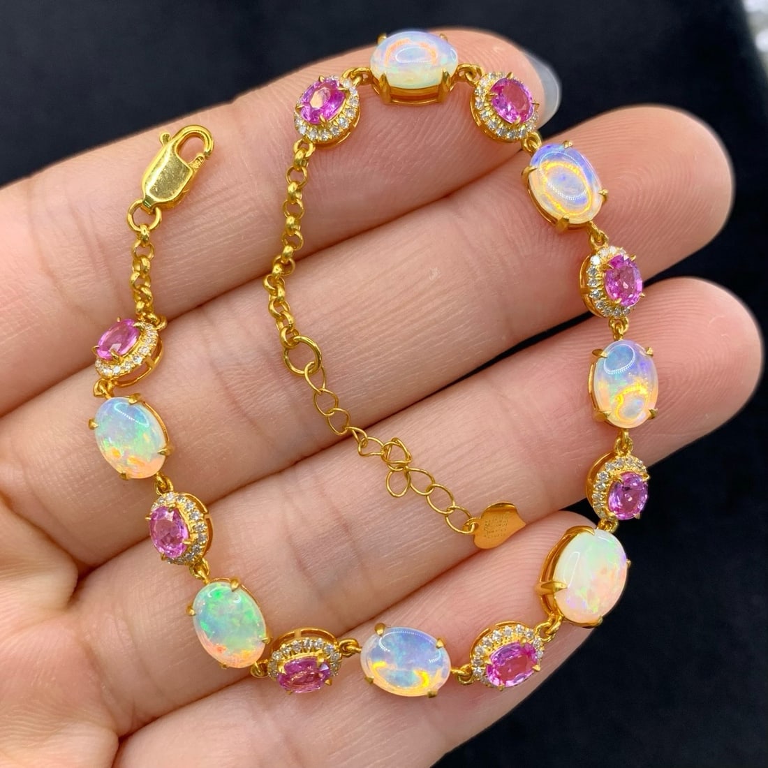 14k Gold 3.49 Ctw Natural Opal & Diamond Bracelet: Ref:231162227 // gold content:14k gold // main gemstone:opal // shape:oval // carat weight:3. 11ct // color:color // treatment:natural // // adjacent gemstone 2 : diamond // number of stones:128 //