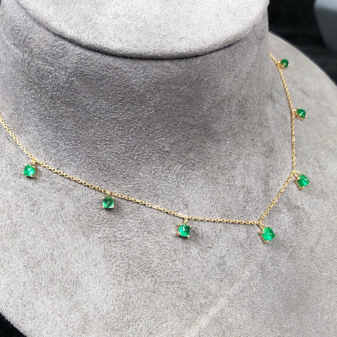14k Gold 1.05 Ct Natural Emerald Necklace - 4